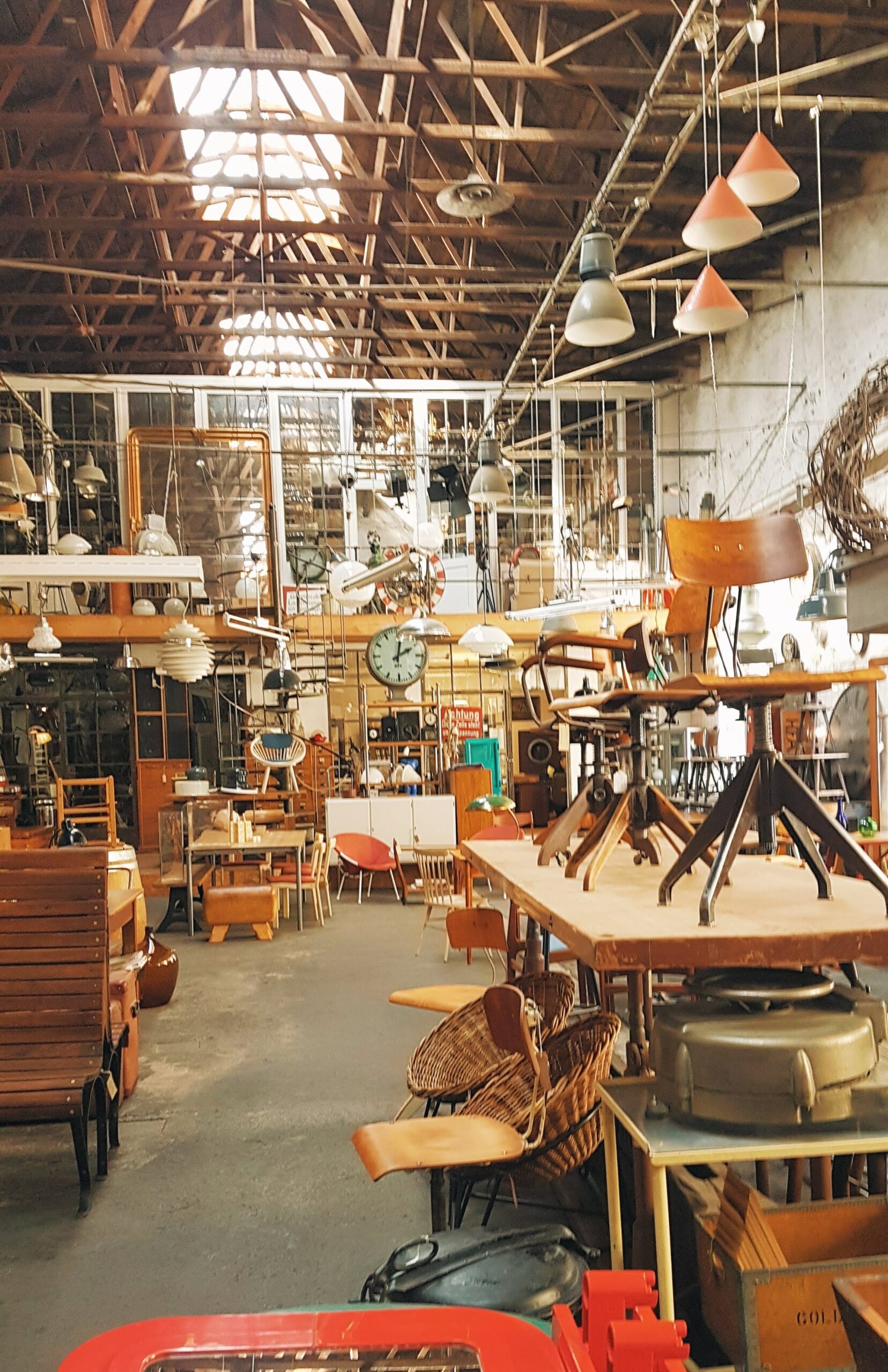 L'objet porteur de souvenirs, brocante, vieux meubles. 