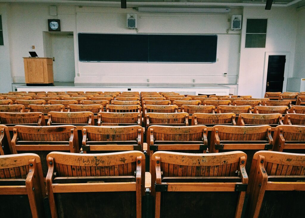 Classe vide, école