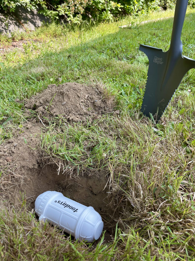 Time Capsule enterrée dans le jardin