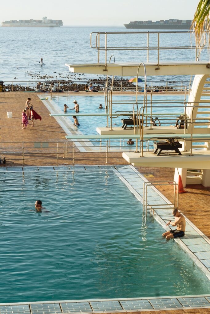 piscines en face de la mer