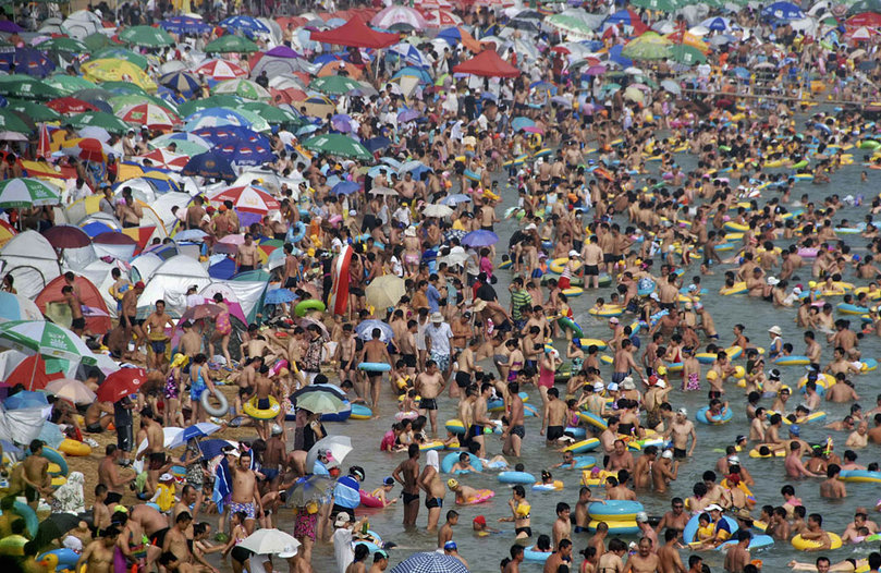 vacances, plage pleine de monde