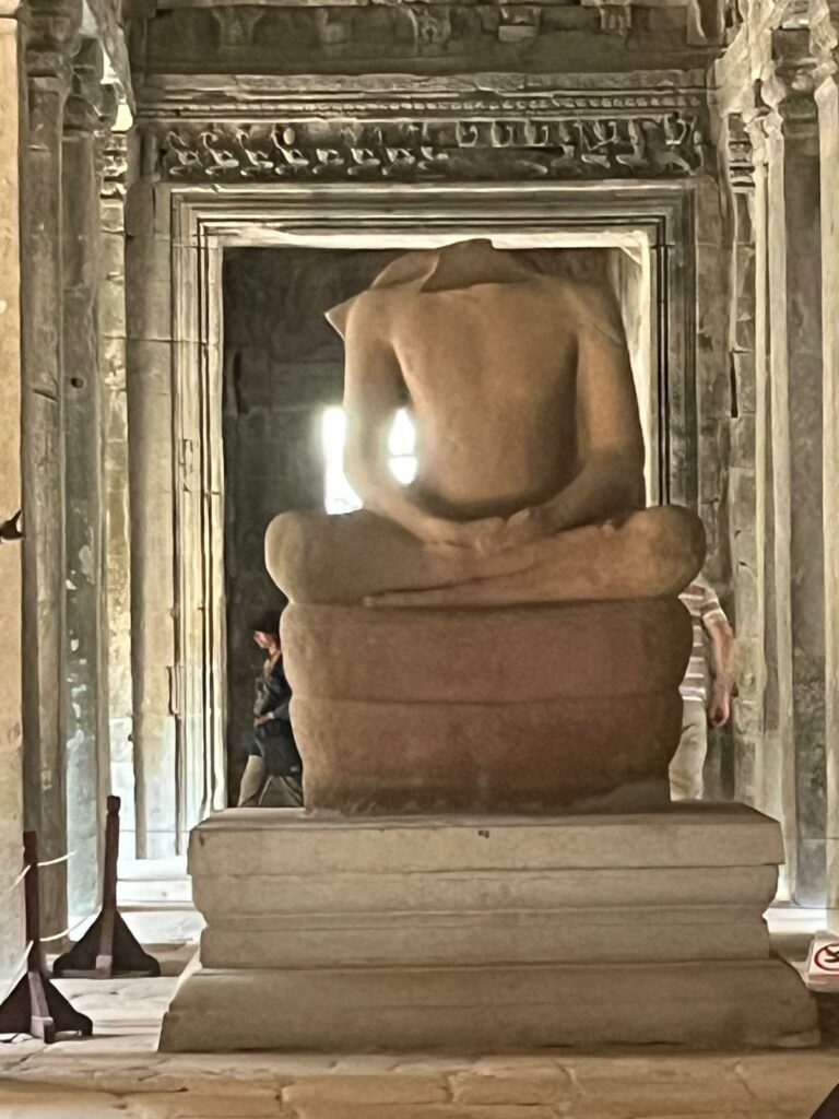 statue Angkor